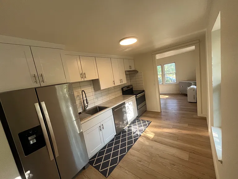 423 NE Emerson Ave #1 — Photo 1