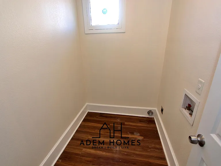 909 N Willett St — Photo 10