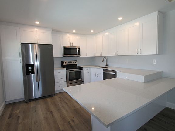 4th image of 2102 Alamanda Dr APT 201