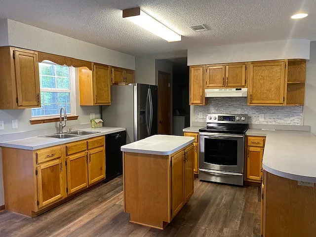 5105 Lake Dr — Photo 10