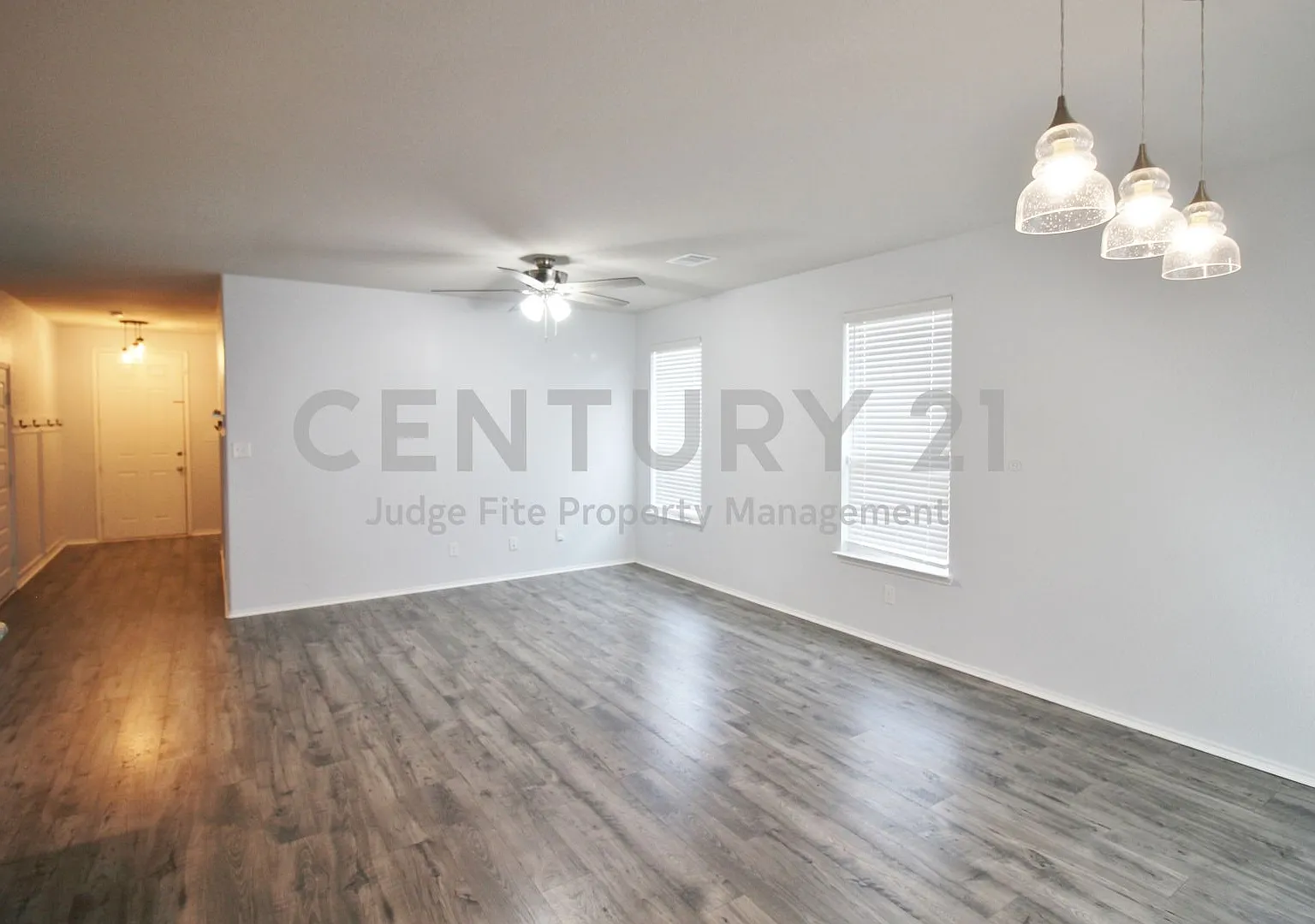 Quaint 3/2/ Home Situated in Royse City's Waterscape Subdivision For Rent! — Photo 4