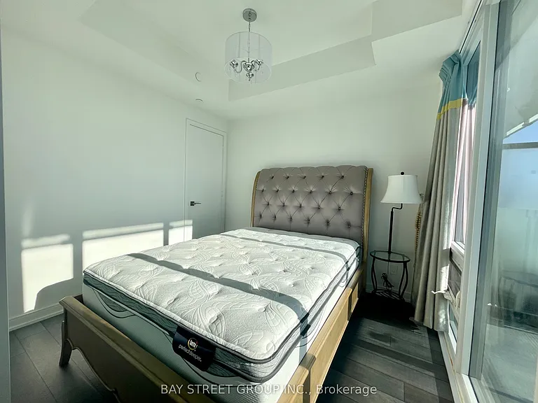 28 Wellesley St E #3202 — Photo 6