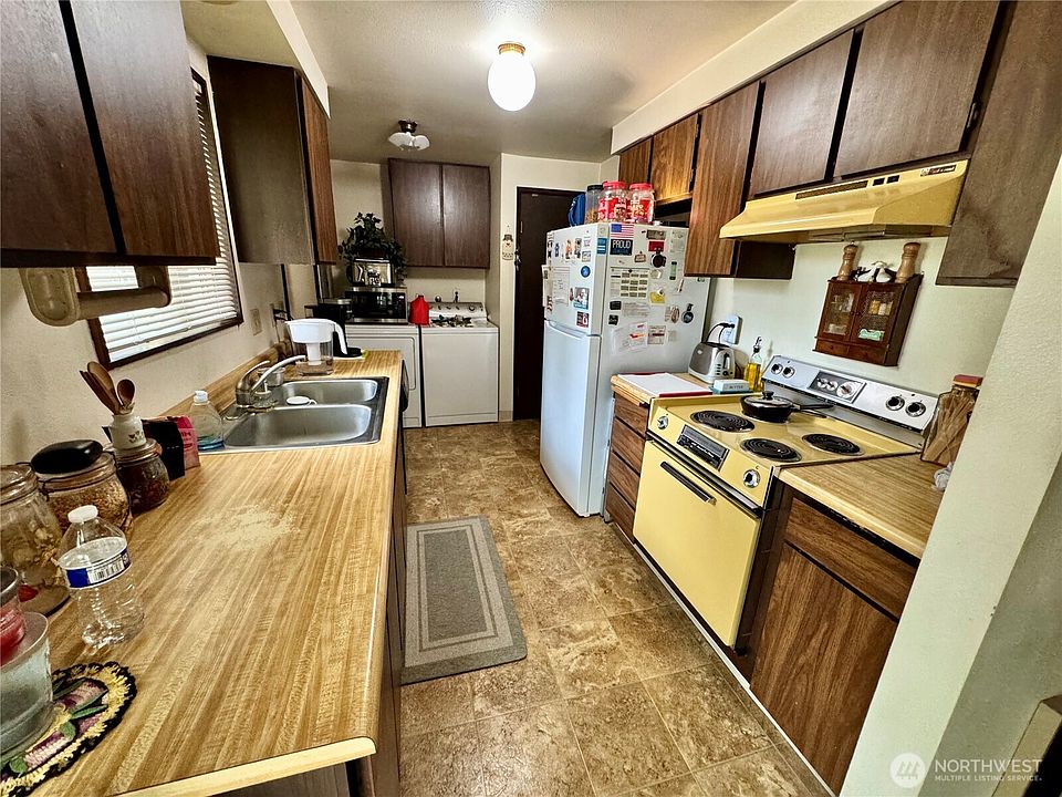 2nd image of 14108 NE 13th Street