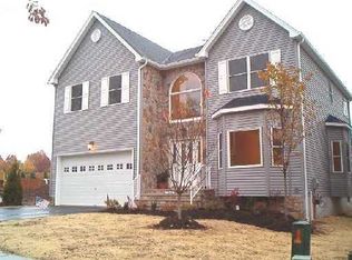 5 E Pine St, Colonia, NJ 07067