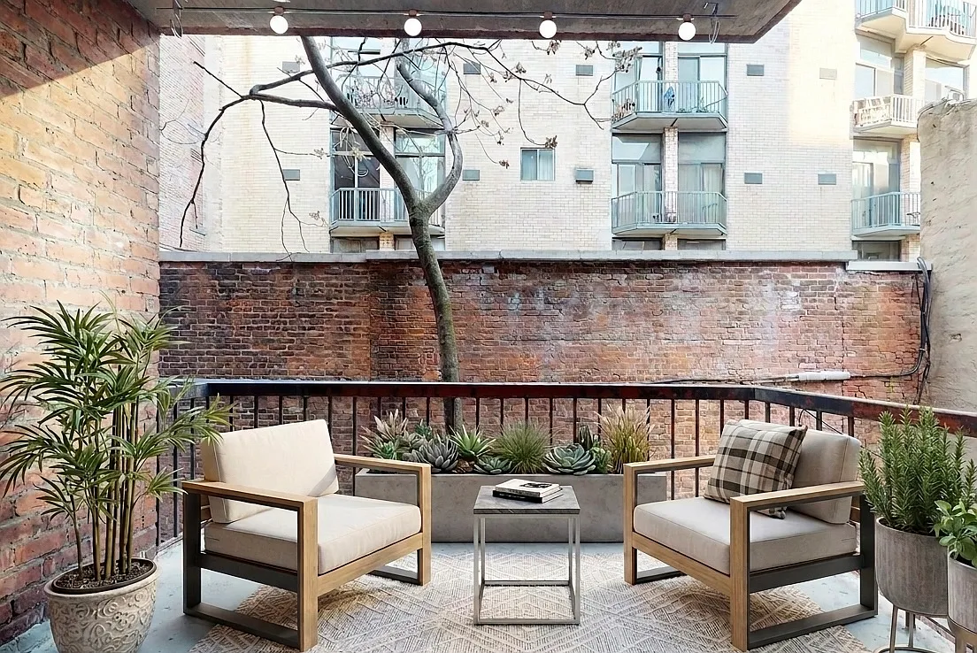 220 East 25th Street — Photo 3