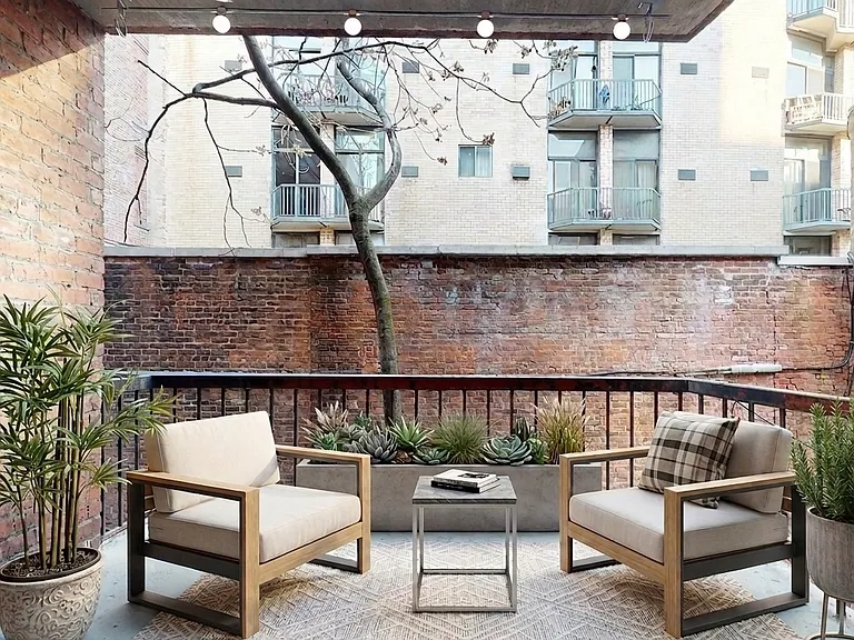 220 E 25th St #2C — Photo 3