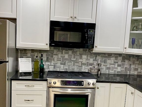 Kitchen Gas Range and Micro