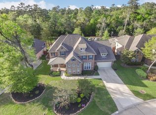 27 E Green Pastures Cir, The Woodlands, TX 77382