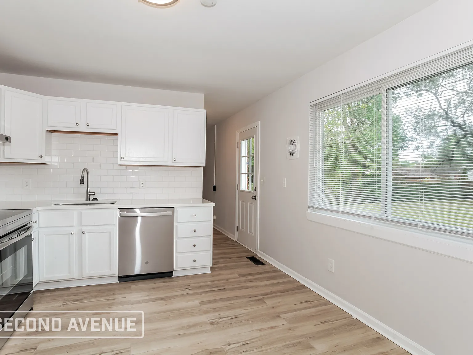 3 bed, 1.0 bath, 1025 sqft, $1,495 — Photo 3