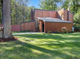 3 Sundon Ln, Old Saybrook, CT 06475