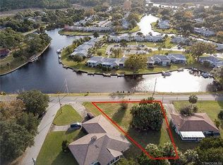 11645 W Dixie Shores Dr, Crystal River, FL 34429