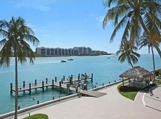 60 Pelican St W APT 307, Naples, FL 34113