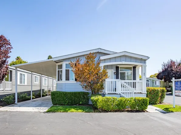 44 Oakwood Drive, Petaluma, CA 94954