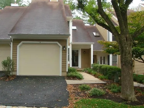 4 Cambridge Rd, Bedminster, NJ 07921