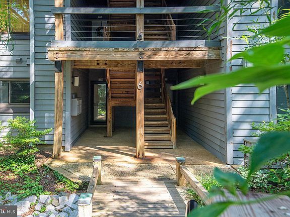 2nd image of 6 Spa Creek Lndg Unit A1