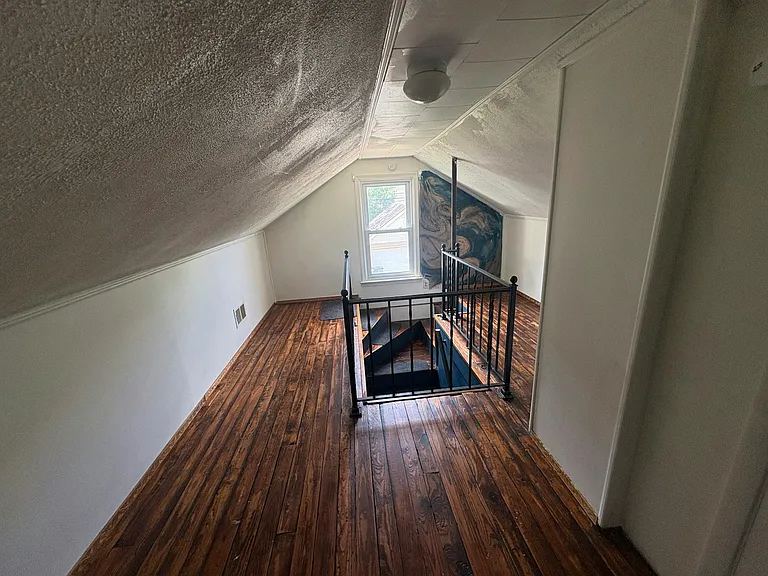 344 Vester St — Photo 9