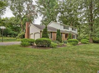 1098 Greenhill Dr, Hummelstown, PA 17036