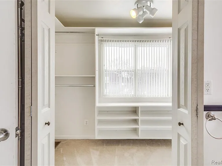 3388 Coolidge Hwy — Photo 9