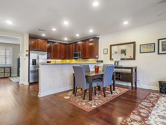 Home For Sale In Heritage Club