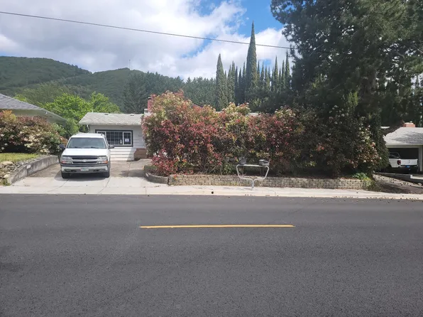 1171 NE 10th St, Grants Pass, OR 97526