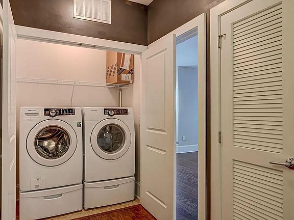 3rd image of 601 Finsbury St