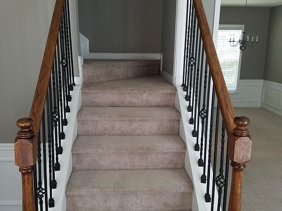 stairs to secound floor