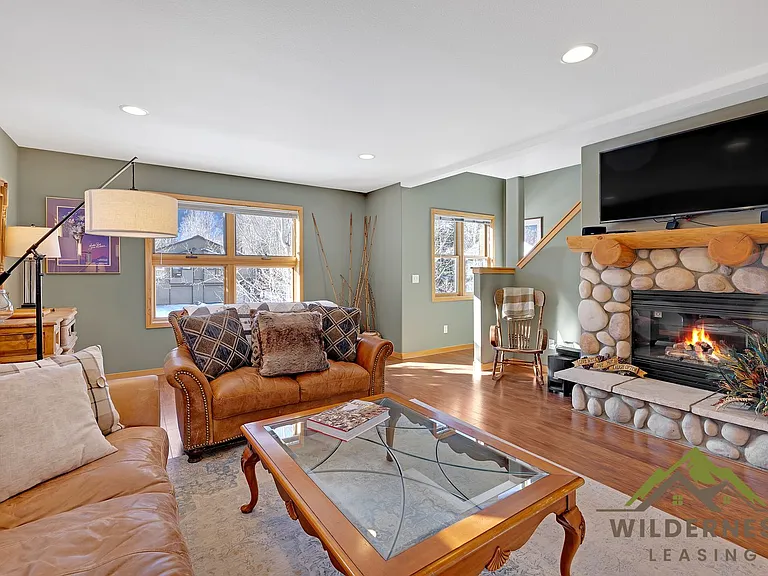 729B Meadow Dr — Photo 9