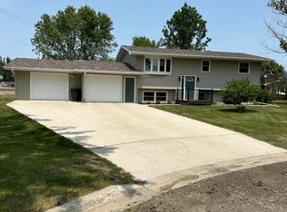 9 3rd St SE, Warner, SD 57479