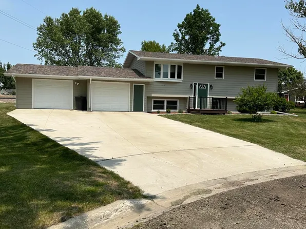 9 3rd St SE, Warner, SD 57479