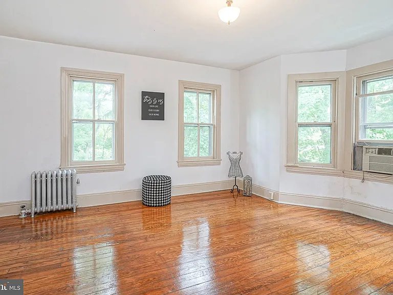 315 Chestnut St — Photo 22