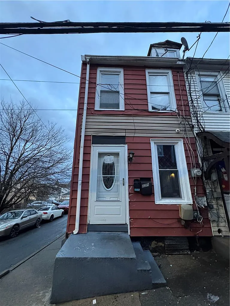 2 bed, 1.0 bath, 996 sqft, $1,450 — Photo 1
