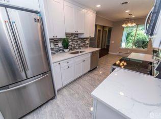 160B Kalmia Plz, Monroe Township, NJ 08831