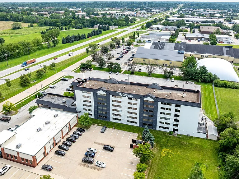 The McCoy at 8035 Apartments - Clive — Photo 4