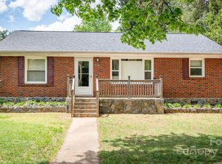 734 Club Dr, Statesville, NC 28677