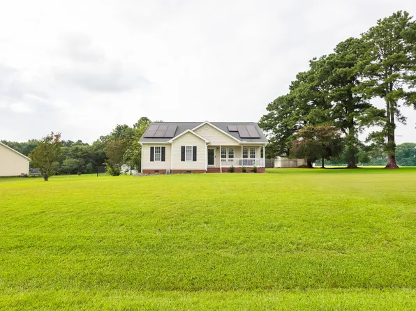64 Sherman Rd, Fuquay Varina, NC 27526