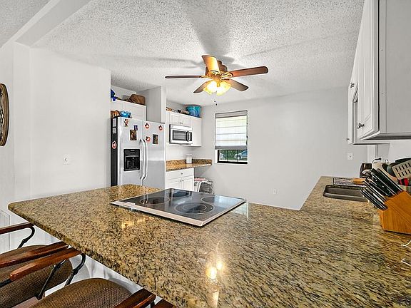 5th image of 5 Farmdale Ln