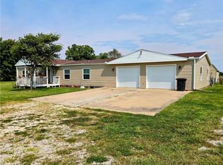 1049 SE 475th Rd, Knob Noster, MO 65336