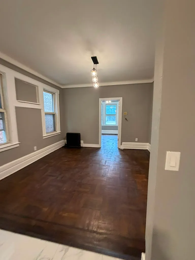 3 bed, 1.5 bath, 1000 sqft, $2,100 — Photo 3