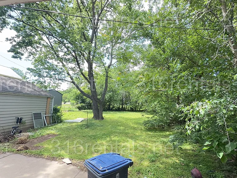 417 S Gordy St — Photo 9