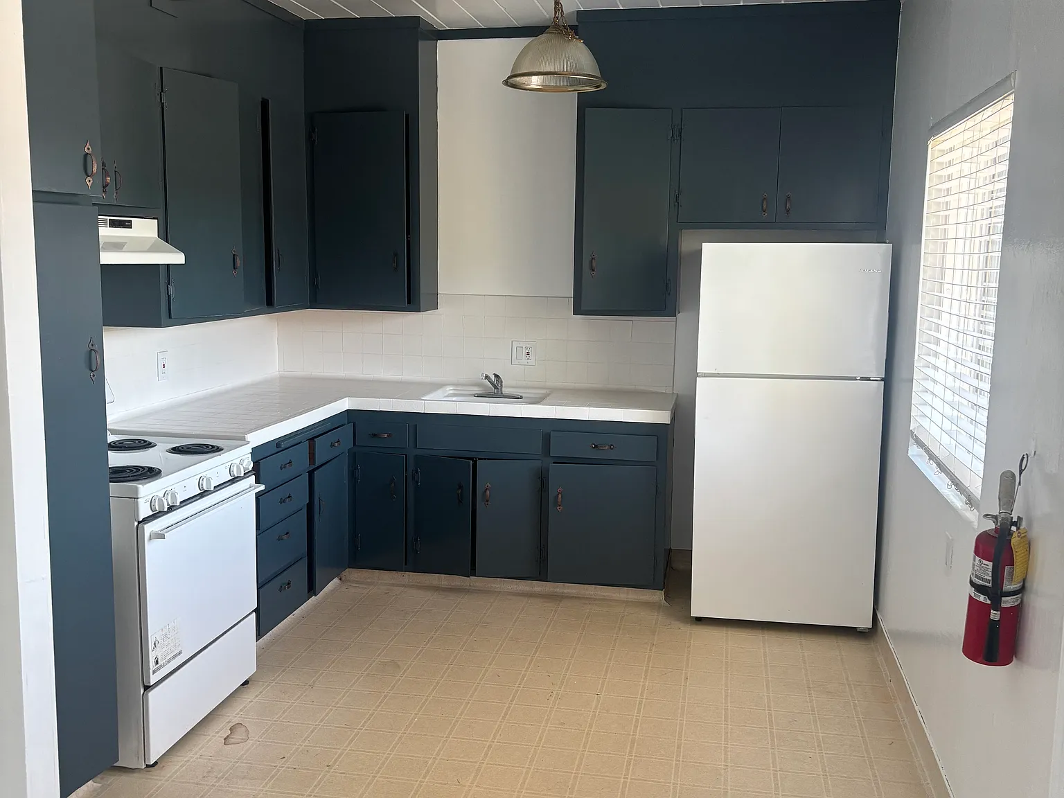 2 bed, 700 sqft, $2,200 — Photo 2