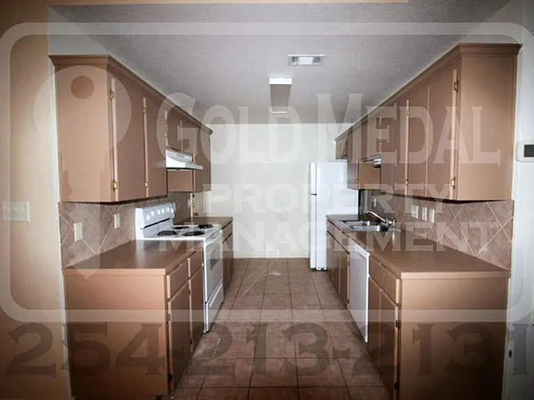217 Janelle Dr — Photo 3