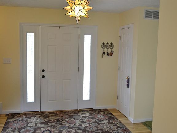 2nd image of 921 S Brighton Crst