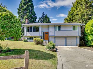 2910 Osiris Ct NE, Bremerton, WA 98311