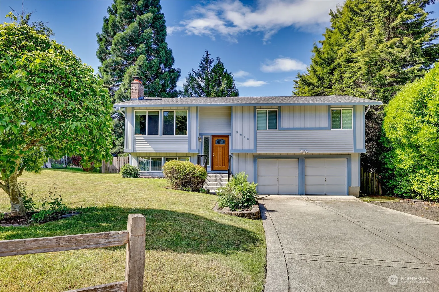 2910 Osiris Court NE photo 1