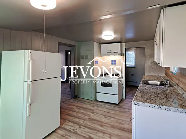 1017 E Spruce St #1/2, Yakima, WA 98901