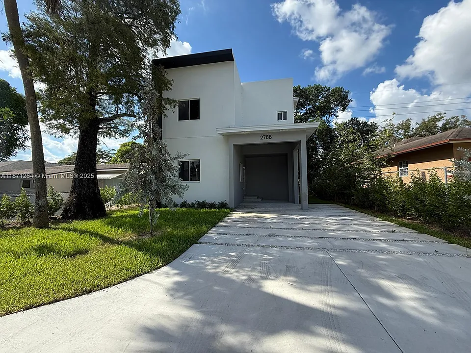 2788 NW 9th Pl