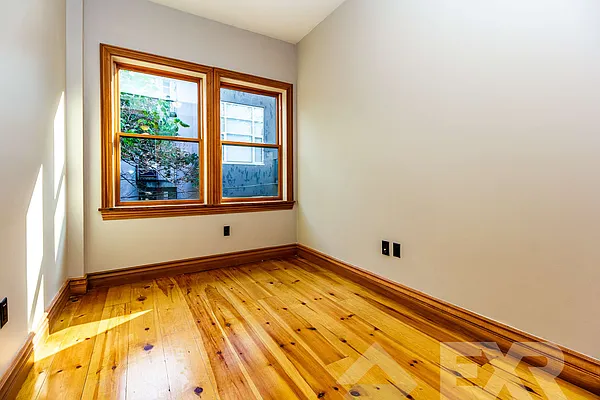 Rented by EXR | media 2