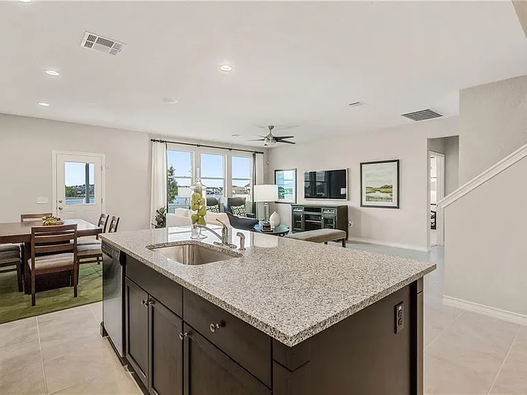 1352 Eagle Ridge Trl — Photo 2