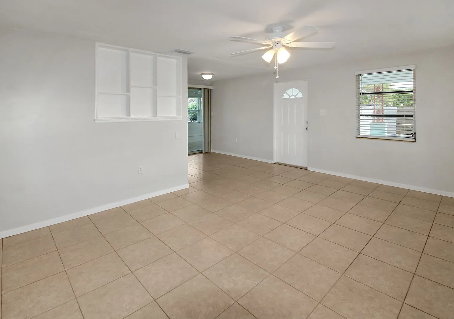 Englewood Annual Home for Rent — Photo 3