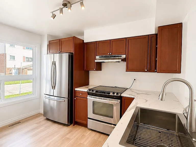 450 Pond Mills Rd #15 — Photo 10